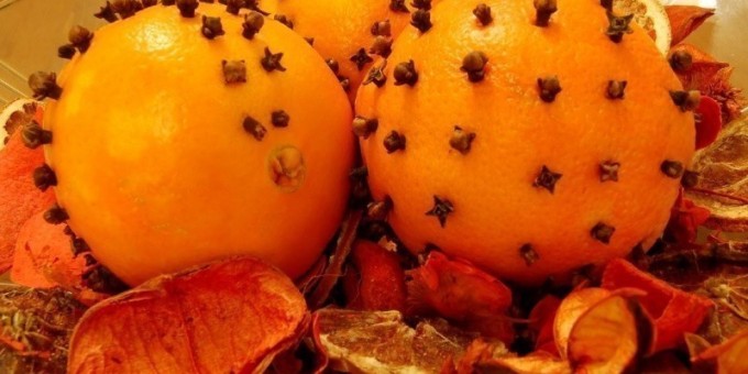 Придаем новогоднее настроение - Благоухающие новогодние апельсины «Помандером»