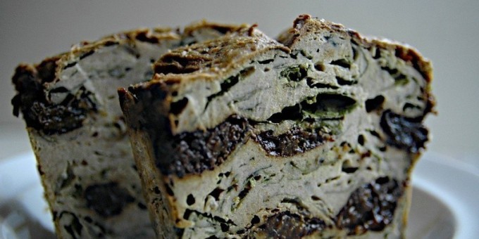 Новогодний митлов с черносливом и перцем под кисло-сладким соусом