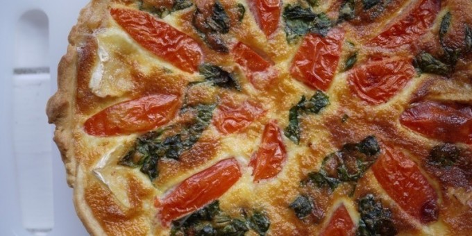 Писсаладьер - французский луковый пирог