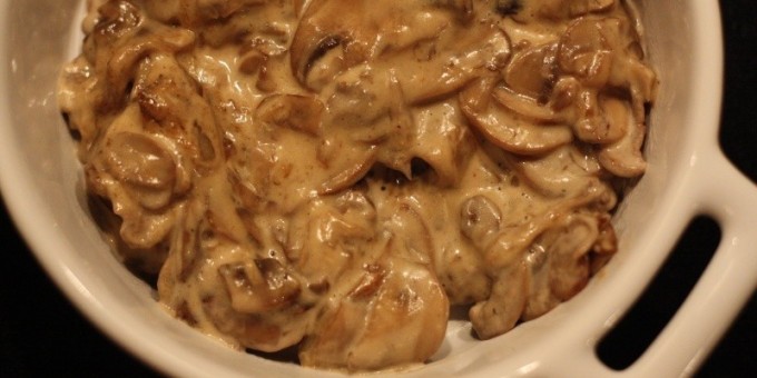 Печень в грибном соусе из шампиньонов