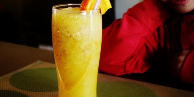 Зимний фруктовый коктейль: Банан + апельсин + ананас