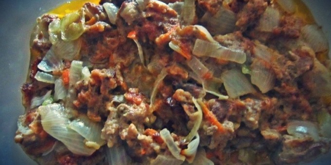 Куриная печень с луком и морковью