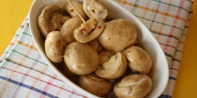Как вкусно замариновать шампиньоны?
