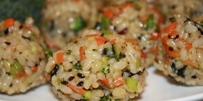 Какие вегетарианские блюда можно приготовить из риса?