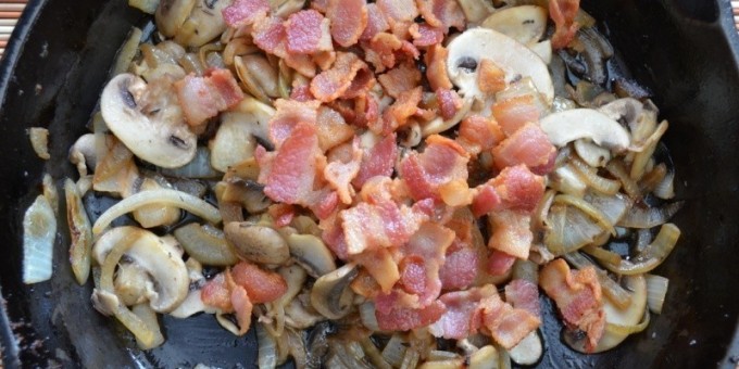 Что можно приготовить из лука и грибов?