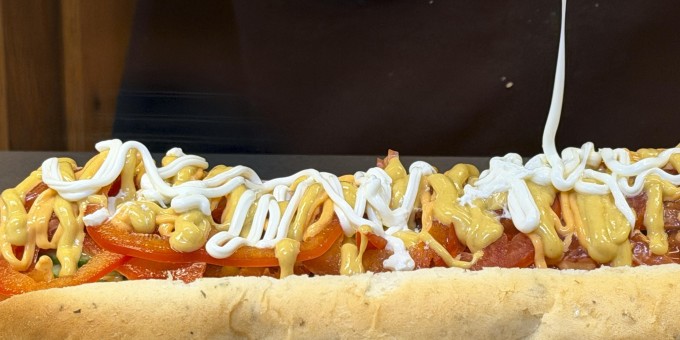 Засуньте все начинки, что у вас есть в ваш самый большой багет! Сколько стоит собрать сэндвич в новой бутербродной «Сандэй»